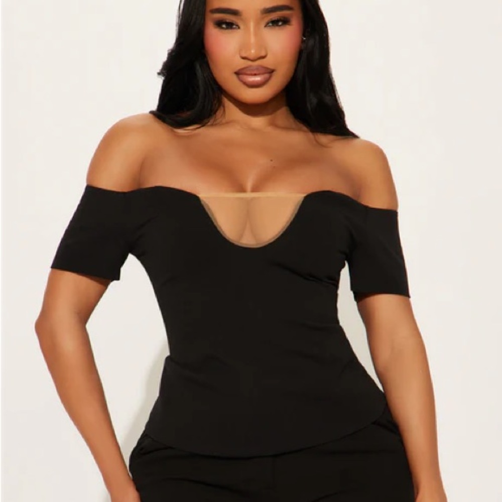 Cassidy Off The Shoulder Top NEW 🏷️